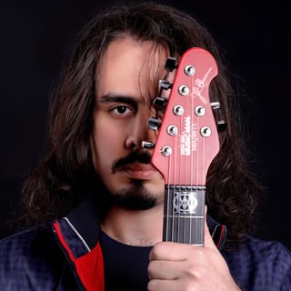 علی بهاری 