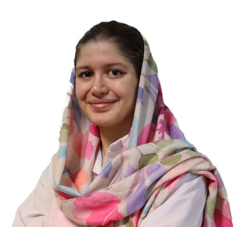 پانیذ عطارکاشانی 