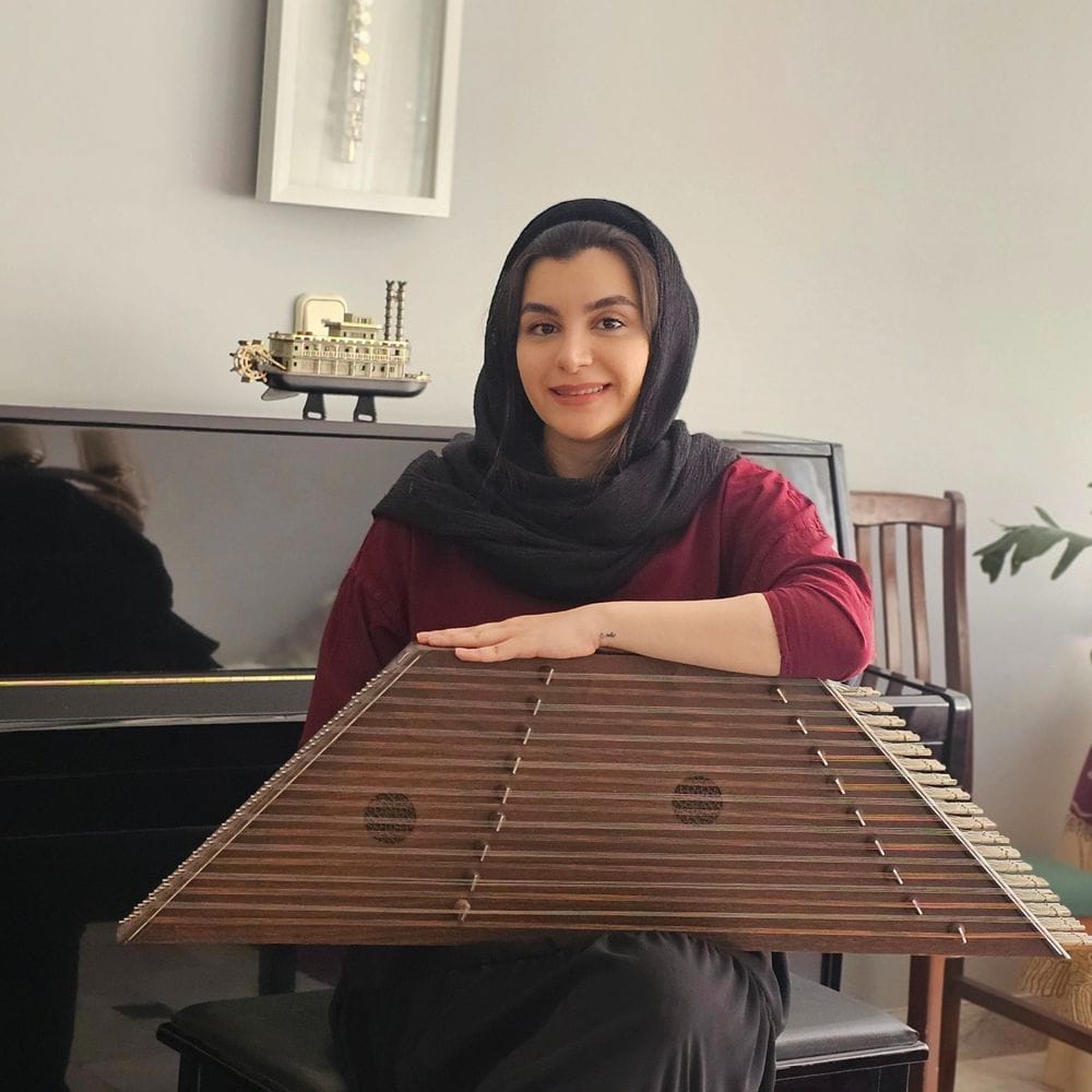هستی همتی