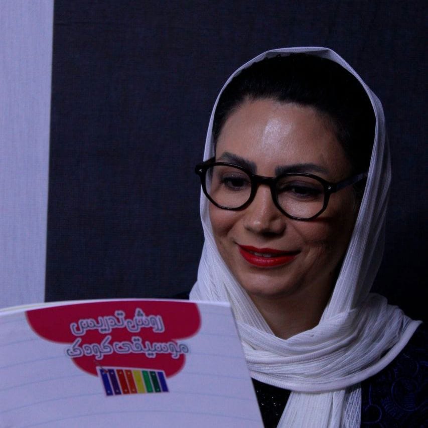سمیه مرادیان 